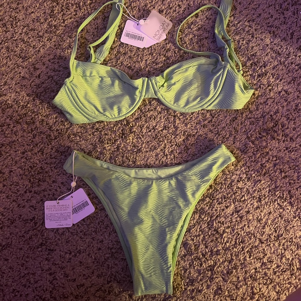 Monday swimwear bikini set